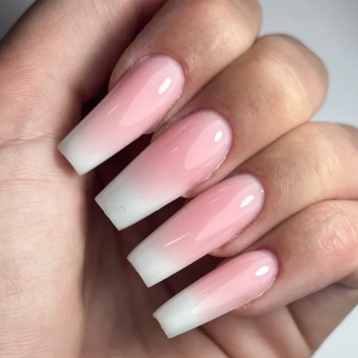 ZOOM 4 ongles — jusqu'aux 1ères phalanges, sans le poignet